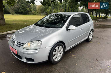 Хетчбек Volkswagen Golf 2005 в Рівному