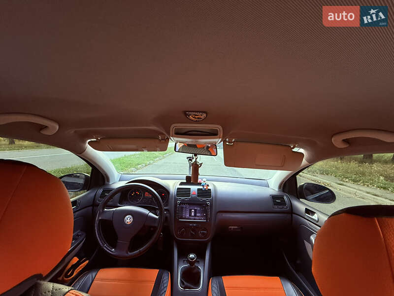 Хэтчбек Volkswagen Golf 2007 в Ромнах