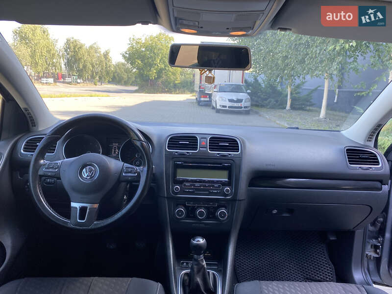 Хэтчбек Volkswagen Golf 2010 в Белой Церкви