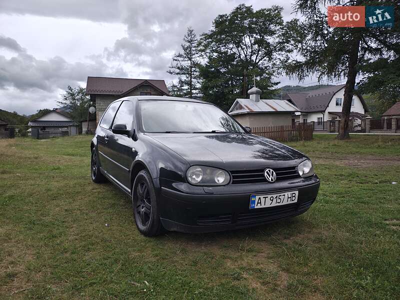 Хэтчбек Volkswagen Golf 2001 в Ивано-Франковске