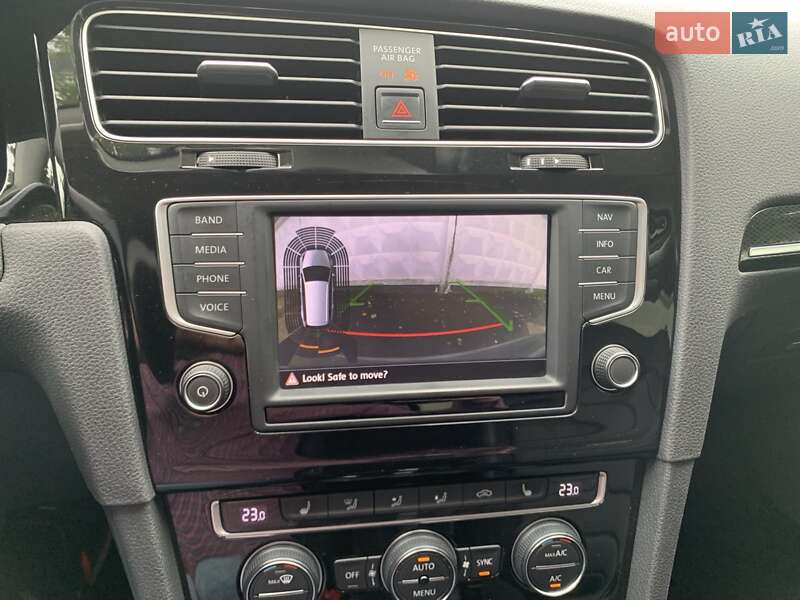 Універсал Volkswagen Golf 2015 в Житомирі