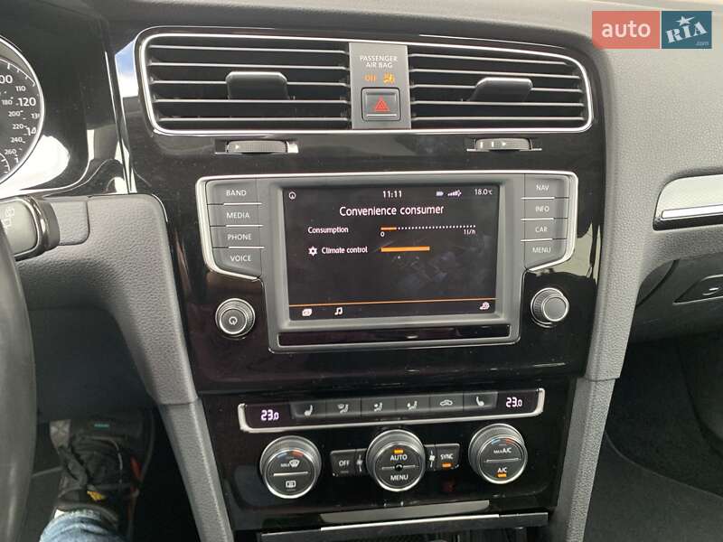 Універсал Volkswagen Golf 2015 в Житомирі