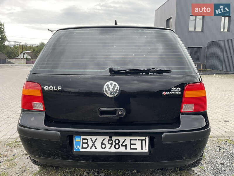 Хэтчбек Volkswagen Golf 2003 в Белогорье
