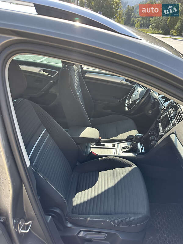 Універсал Volkswagen Golf 2014 в Житомирі