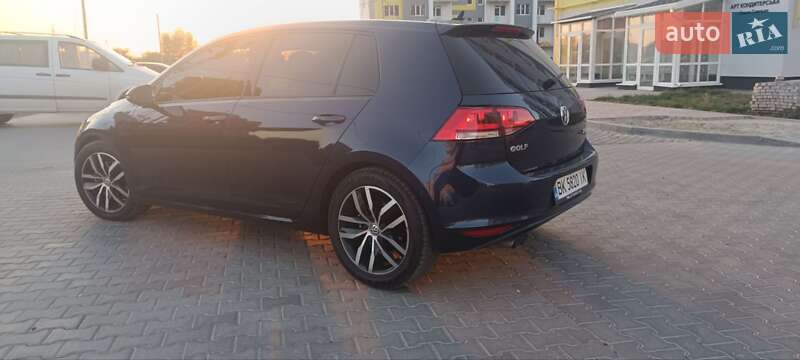 Хетчбек Volkswagen Golf 2012 в Полтаві
