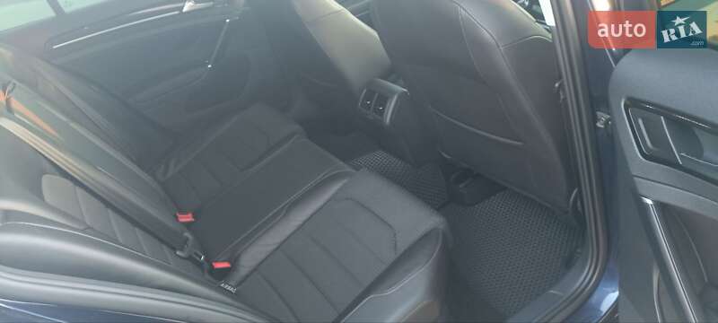 Хетчбек Volkswagen Golf 2012 в Полтаві