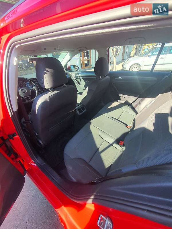 Універсал Volkswagen Golf 2017 в Полтаві