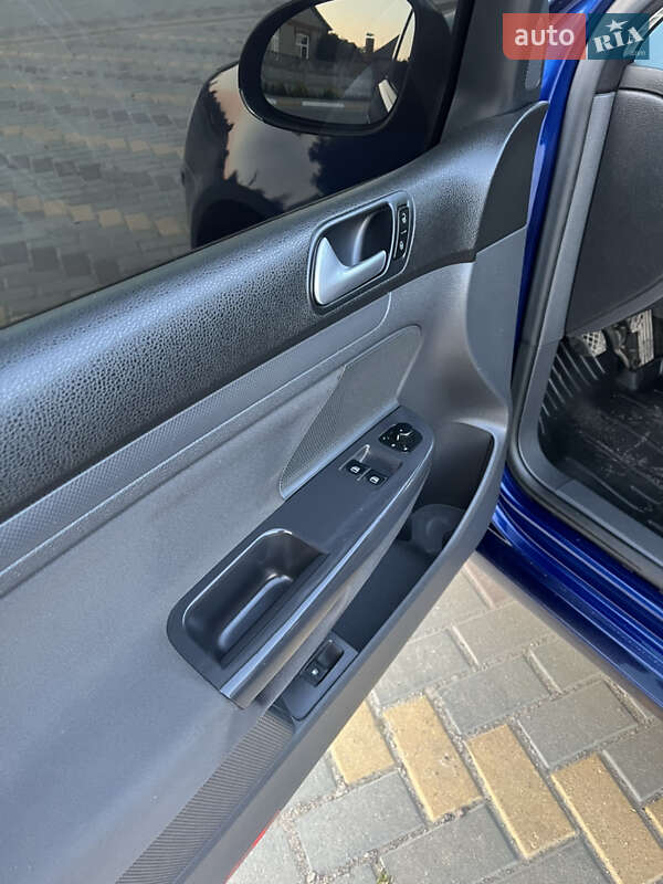 Хетчбек Volkswagen Golf 2007 в Вінниці