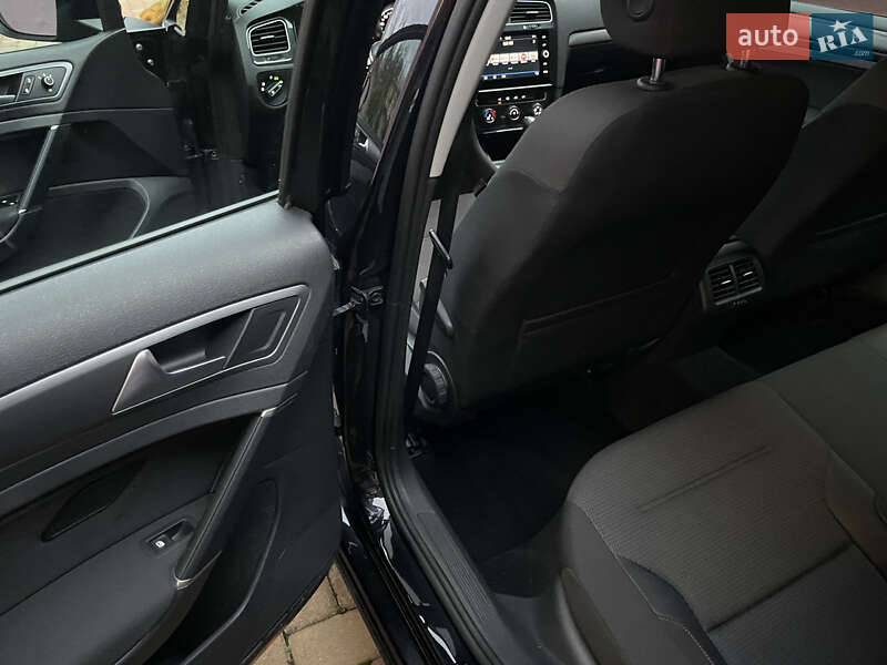 Универсал Volkswagen Golf 2019 в Ивано-Франковске