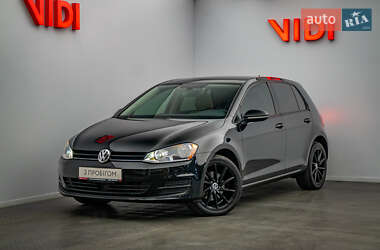 Хэтчбек Volkswagen Golf 2017 в Киеве