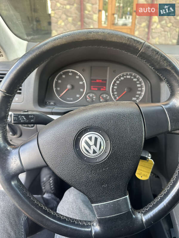 Універсал Volkswagen Golf 2009 в Тернополі