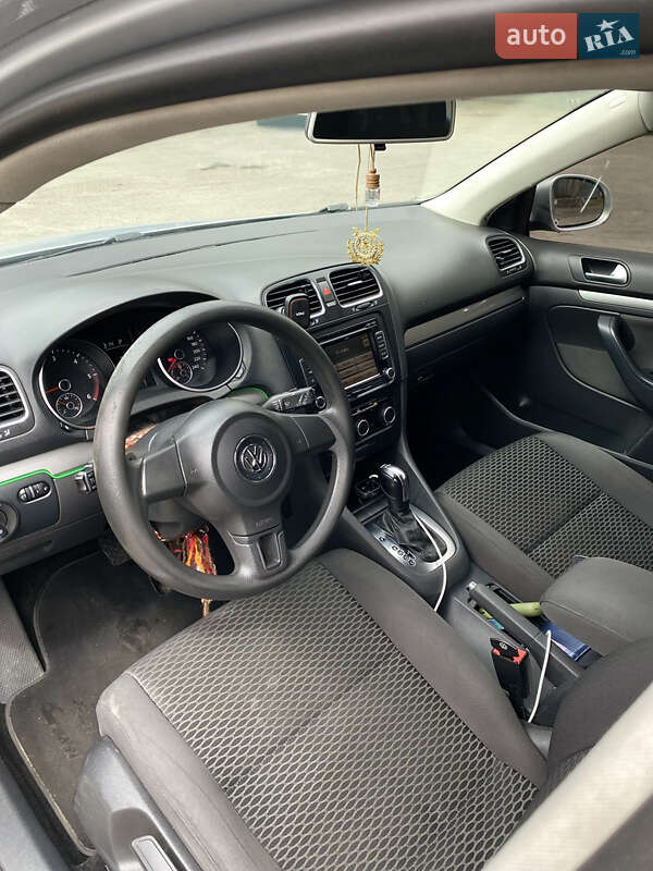 Универсал Volkswagen Golf 2011 в Киеве