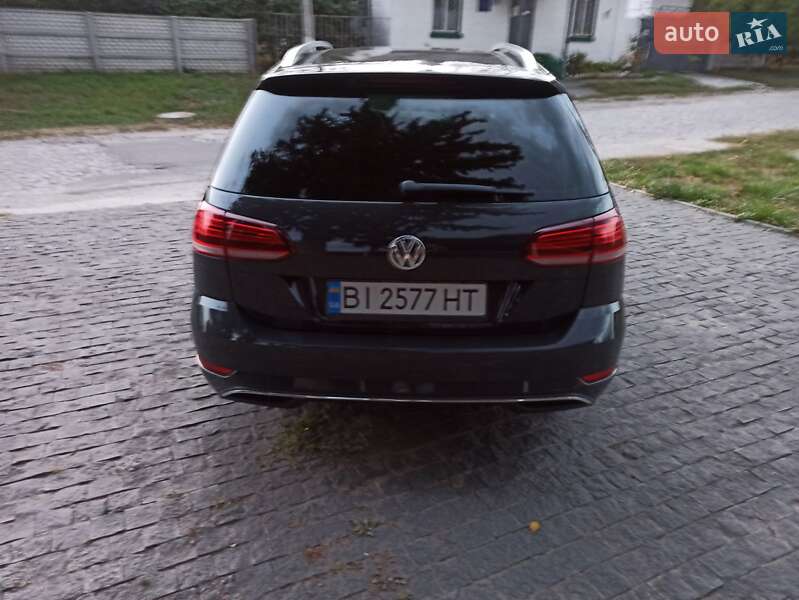 Универсал Volkswagen Golf 2018 в Гадяче