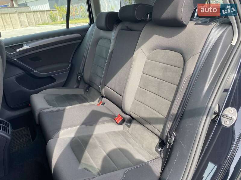 Универсал Volkswagen Golf 2017 в Черкассах