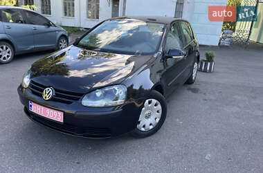 Хэтчбек Volkswagen Golf 2005 в Корсуне-Шевченковском