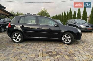 Хэтчбек Volkswagen Golf 2006 в  фото 5 Хэтчбек Volkswagen Golf 2006 в