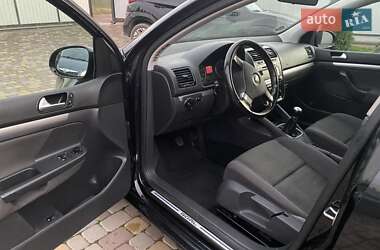 Хэтчбек Volkswagen Golf 2006 в  фото 10 Хэтчбек Volkswagen Golf 2006 в