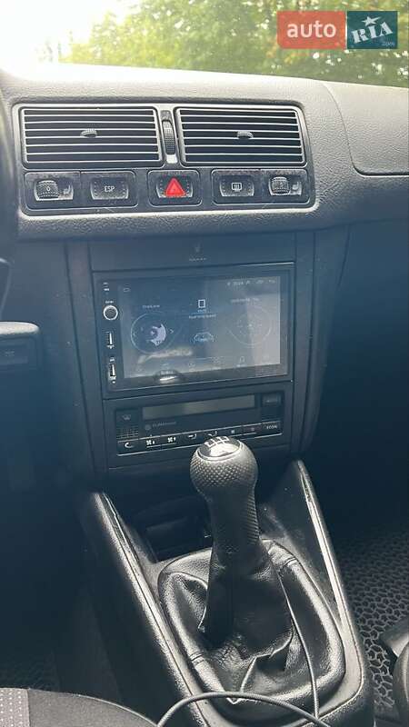 Хэтчбек Volkswagen Golf 2001 в Казатине