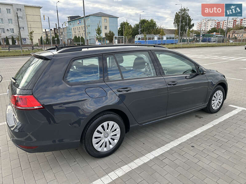Універсал Volkswagen Golf 2016 в Вінниці