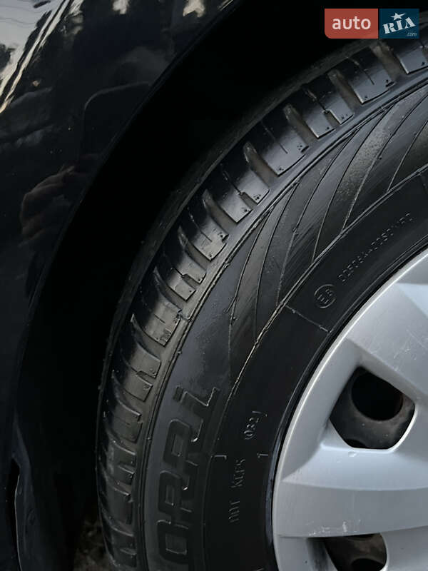 Хетчбек Volkswagen Golf 2011 в Києві