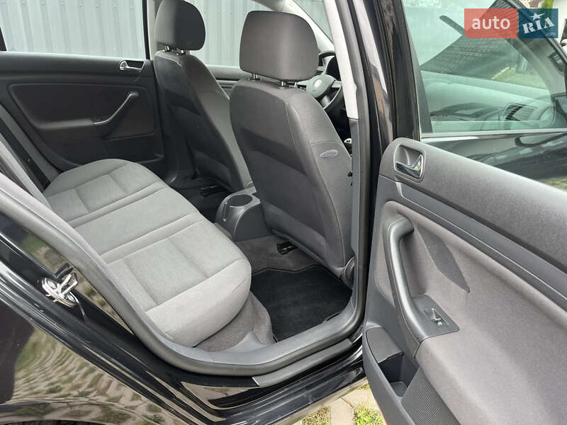 Хэтчбек Volkswagen Golf 2004 в Звягеле фото 26 Хэтчбек Volkswagen Golf 2004 в Звягеле