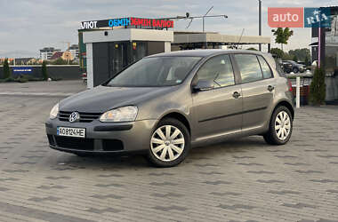 Хэтчбек Volkswagen Golf 2005 в Хусте