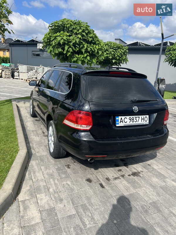 Універсал Volkswagen Golf 2010 в Луцьку