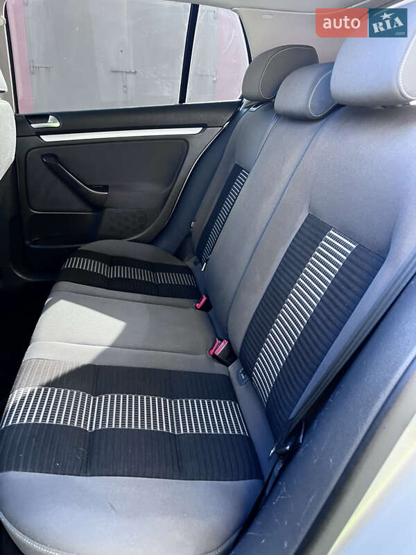 Хэтчбек Volkswagen Golf 2007 в Дрогобыче