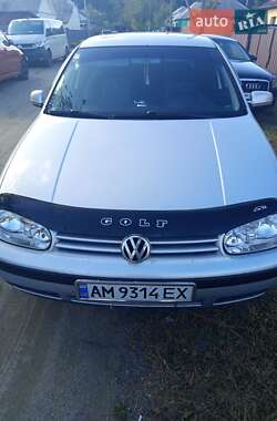 Хэтчбек Volkswagen Golf 2001 в Малине