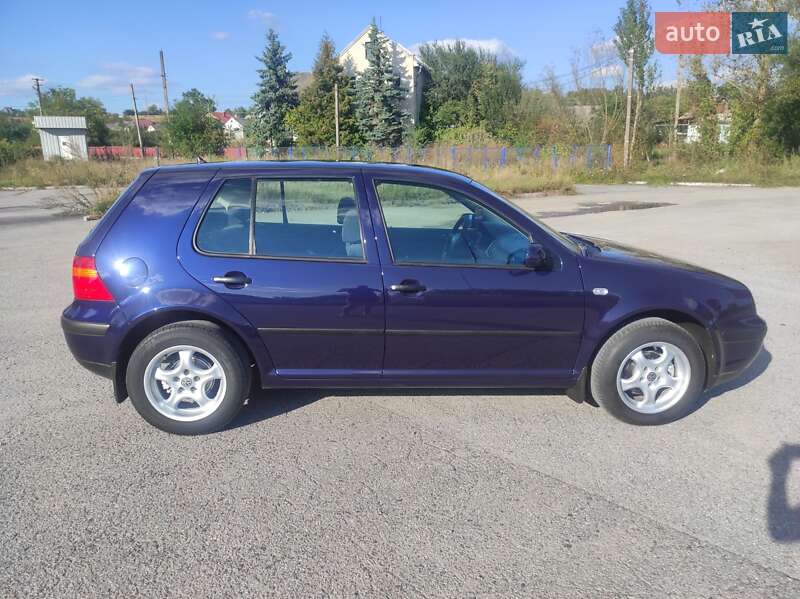 Хэтчбек Volkswagen Golf 2000 в Тернополе