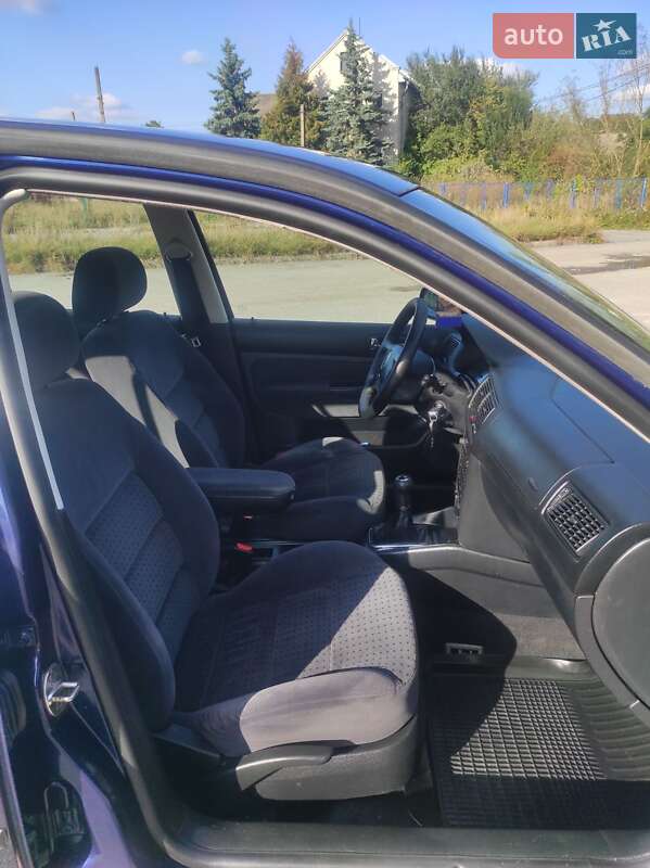 Хэтчбек Volkswagen Golf 2000 в Тернополе