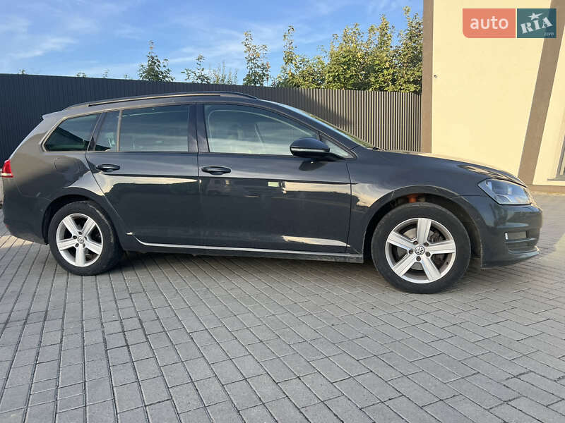Універсал Volkswagen Golf 2014 в Тернополі