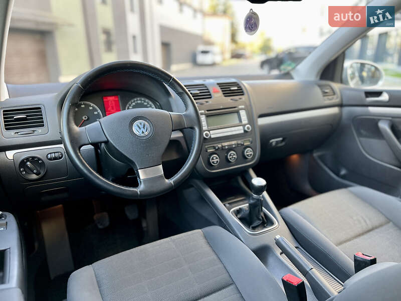 Хэтчбек Volkswagen Golf 2007 в Ивано-Франковске