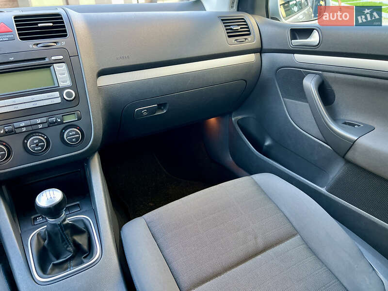 Хэтчбек Volkswagen Golf 2007 в Ивано-Франковске