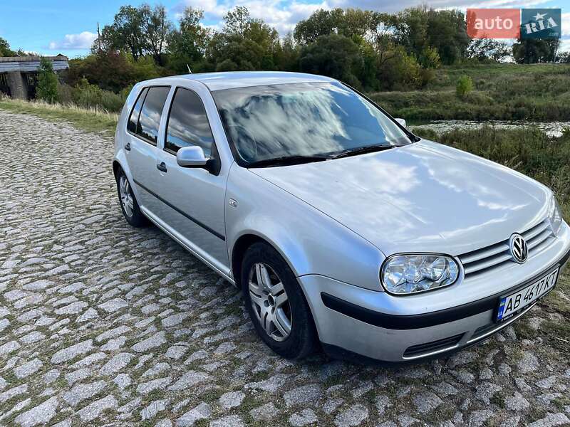Хэтчбек Volkswagen Golf 2001 в Житомире