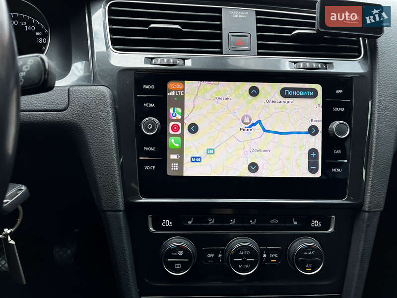 Универсал Volkswagen Golf 2017 в Ровно