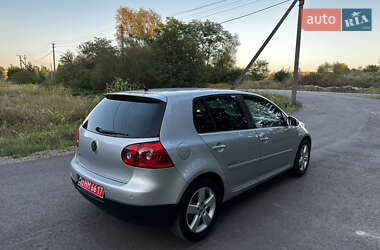 Хетчбек Volkswagen Golf 2008 в 