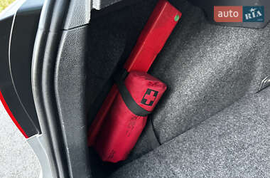 Хетчбек Volkswagen Golf 2008 в 