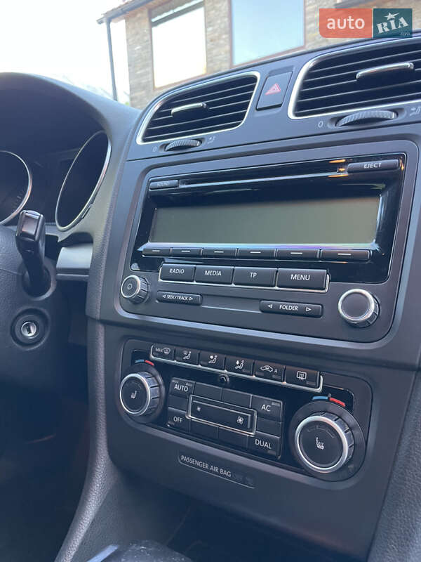 Хэтчбек Volkswagen Golf 2010 в Виноградове