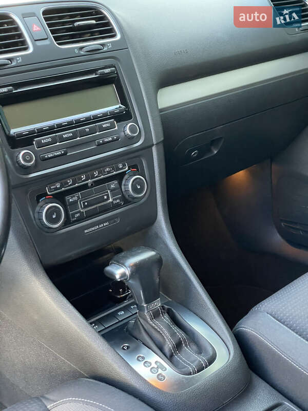 Хэтчбек Volkswagen Golf 2010 в Виноградове