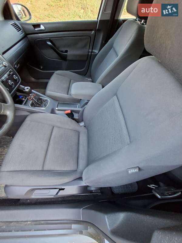 Хетчбек Volkswagen Golf 2005 в Мукачевому фото 7 Хетчбек Volkswagen Golf 2005 в Мукачевому