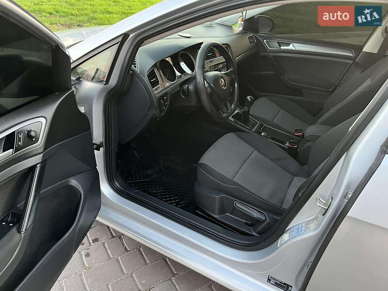 Хетчбек Volkswagen Golf 2014 в Теофіполі