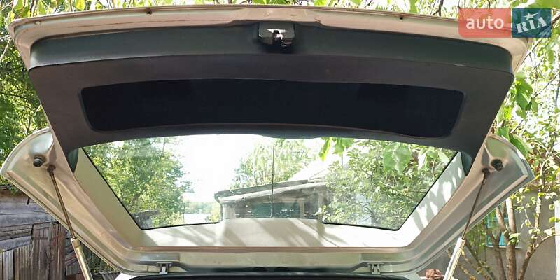 Універсал Volkswagen Golf 2001 в Шепетівці