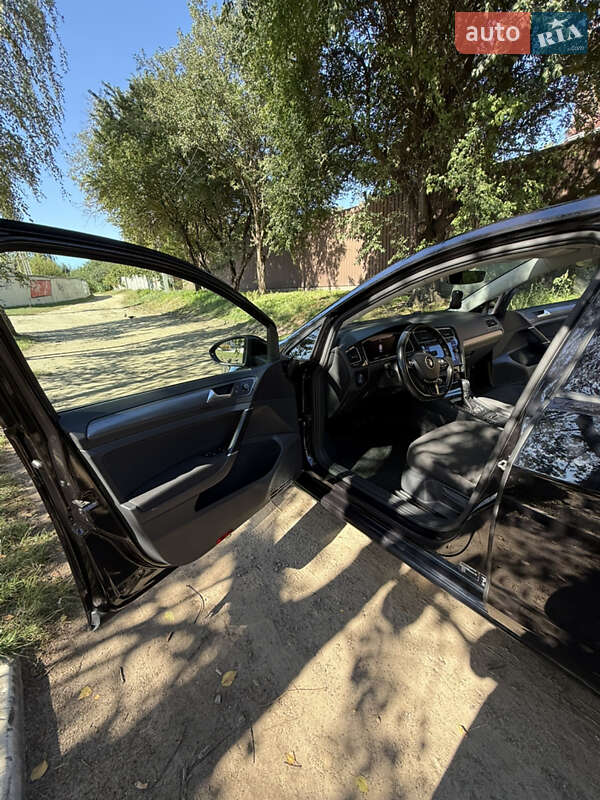 Хэтчбек Volkswagen Golf 2017 в Киеве фото 8 Хэтчбек Volkswagen Golf 2017 в Киеве