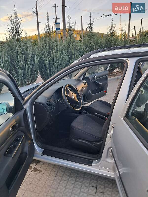 Универсал Volkswagen Golf 2001 в Полтаве