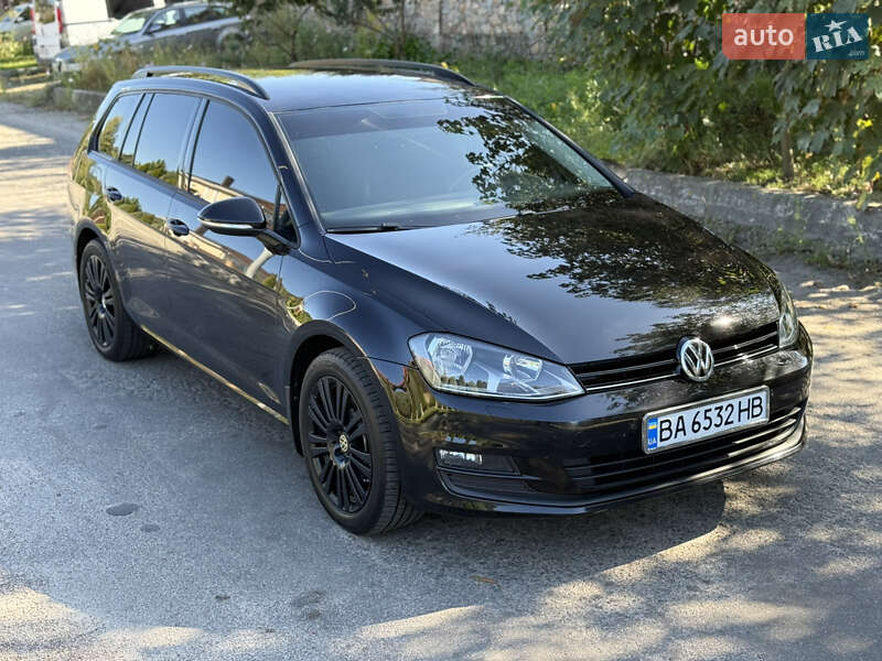 Универсал Volkswagen Golf 2014 в Киеве