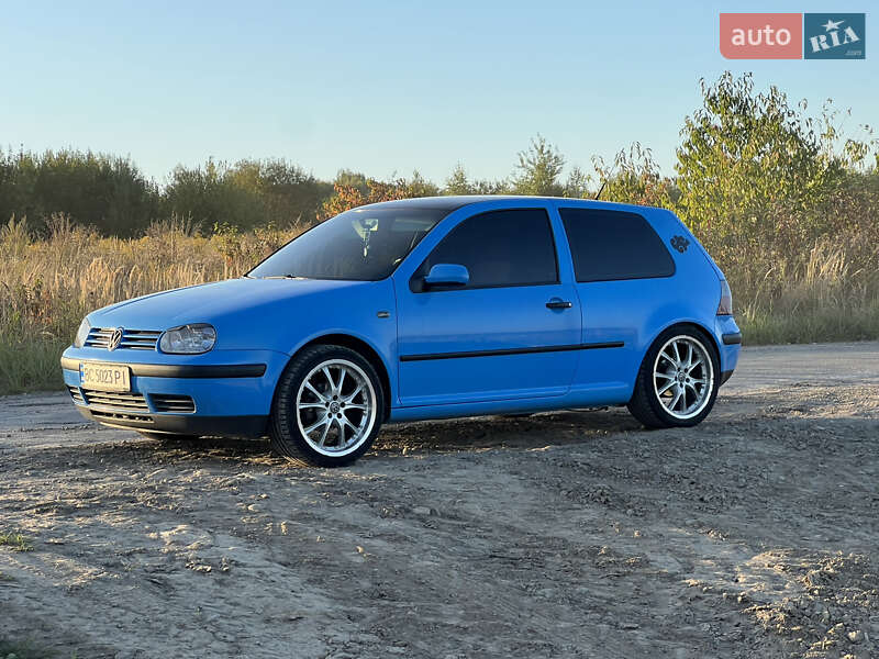 Volkswagen Golf 2003