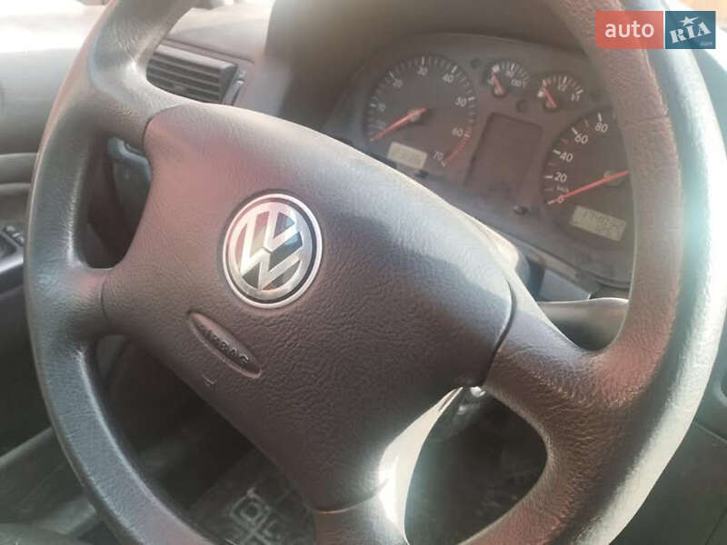 Хетчбек Volkswagen Golf 2000 в Тернополі