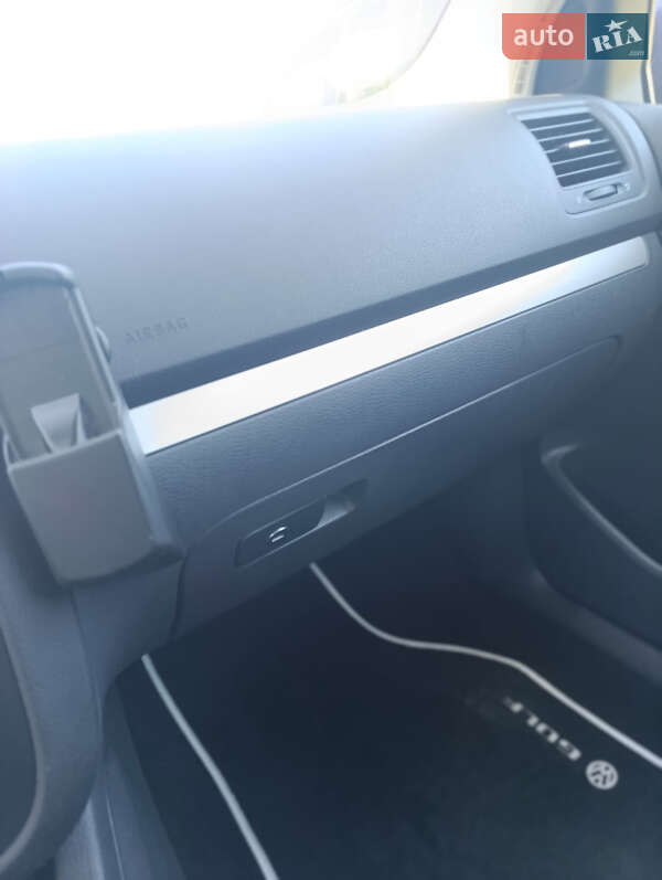 Хетчбек Volkswagen Golf 2009 в Сумах