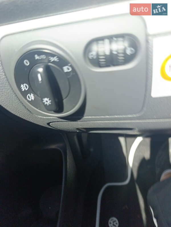 Хетчбек Volkswagen Golf 2009 в Сумах